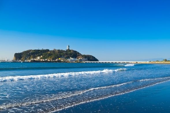 Enoshima and Kamakura
Enoshima and Kamakura, located near Tokyo in Kanagawa Prefecture, have a thousand-year history and culture. Enoshima has been a popular destination since ancient times and is also a famous resort area in Japan.