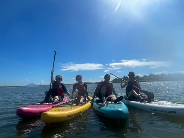 有藍天有白雲還有遠勘的龜山島