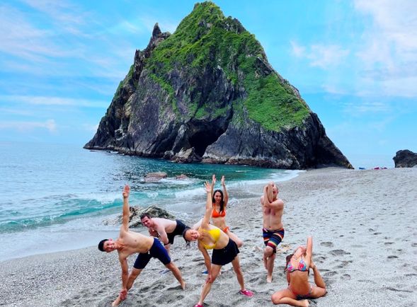 讓我們在烏岩角面前做個瑜珈吧