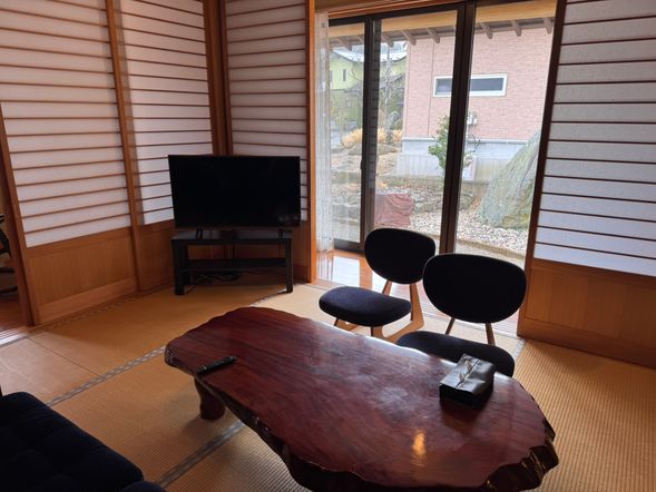 ・Free time
・Enjoy a private natural hot spring
・Dinner on your own