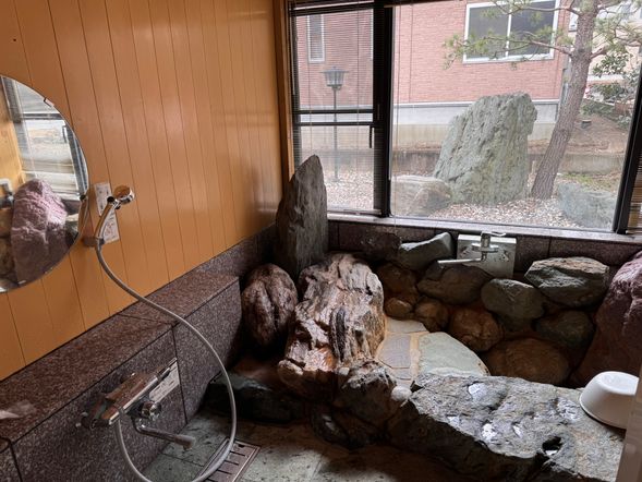 ・Free time
・Enjoy a private natural hot spring
・Dinner on your own