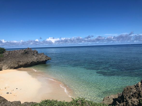 Island Guided Tour
Learn about the island’s culture and history while collecting driftwood for the evening bonfire.