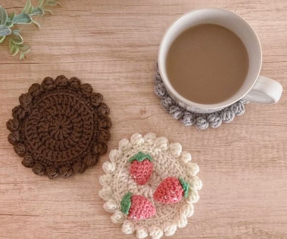 來到舒適的空間 HCASA,由專業的老師帶領您,進入鉤針的世界,手把手的教導,每一次勾勒與拉線,都像是在和自己對話,編織出屬於你的獨家記憶吧!