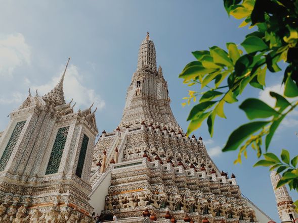 Wat Arun is a famous landmark on the Chao Phraya River in Bangkok. It is also a popular check-in spot for tourists to take photos of Thai costumes. Whether you are interested in history or want to experience Thai culture, Wat Arun is a place worth visiting.