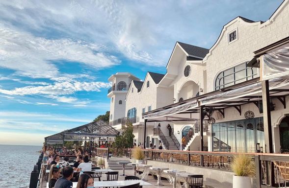 Red Temp Cafe: 270° unparalleled sea view observation deck, a must-go for taking photos!