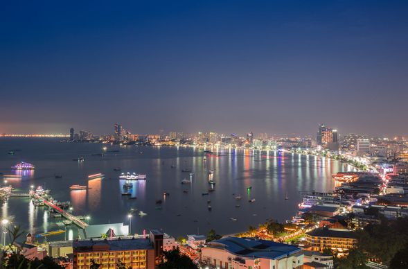 Whether it's a one-day tour, multi-day tour or a custom itinerary, we can adapt it to your needs so you can explore the city the way you want.