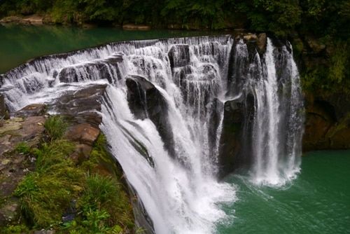十分瀑布公園の散策と十分老街で天燈上げ体験
※十分瀑布公園で大自然を満喫し、十分老街で天燈上げをしよう!