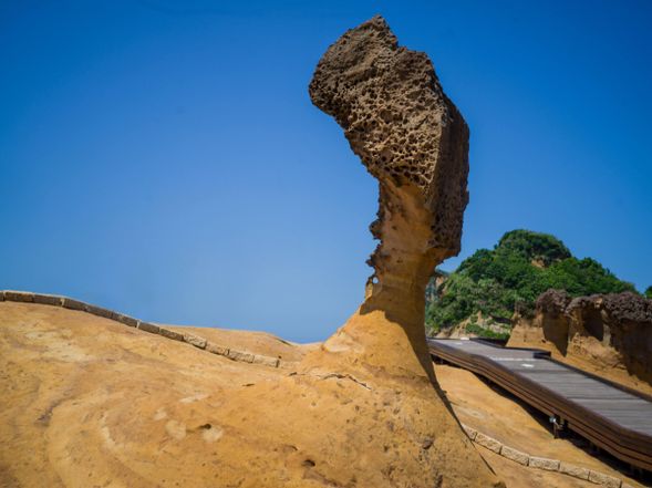 野柳地質公園自由散策、クイーンズヘッド鑑賞