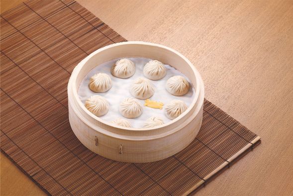 鼎泰豊でランチ、デラックスセットメニューをご賞味頂きます