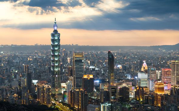 MRT台北101駅 到着と解散
*台北のランドマークでツアー終了。解散後は、そのままショッピングやグルメ、夜景観賞など、自由な台北観光をお楽しみください。