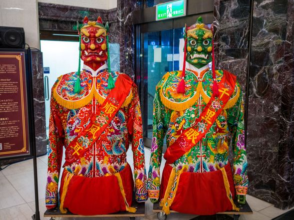 21:00 京劇終了後解散(送迎は付きません)