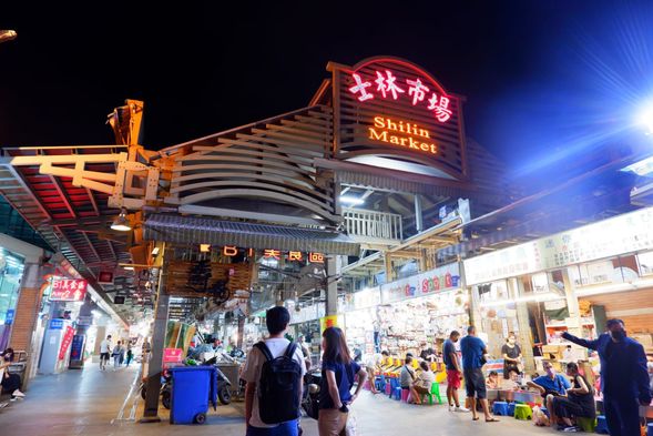 士林夜市散策後、現地解散