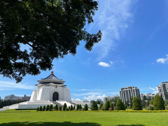 中正紀念堂で衛兵交代式見学(約40分)