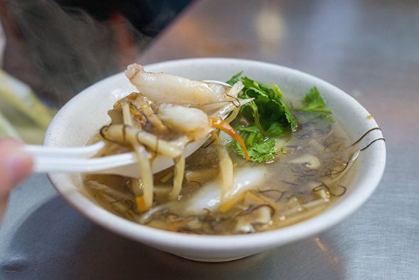 廟口夜市で自由散策(約1時間30分)
※港町独特のB級グルメを食べ歩き!