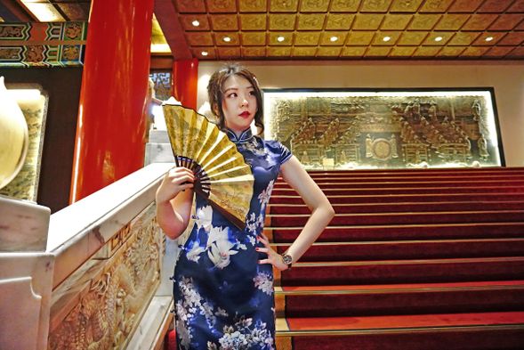 レトロで優雅なチャイナドレス姿を残しましょう