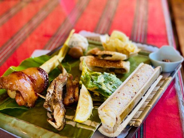 風味餐(此為示意圖,屆時會以當季食材製作)
融合了山地食材、狩獵文化和傳統烹飪方式的美食,通常味道濃郁、營養豐富,反映了泰雅族人對於自然和食物的尊重與珍惜。