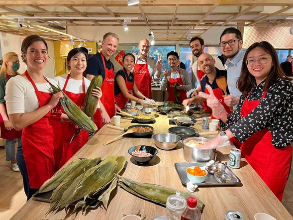 包粽囉!一人包一串滿滿6顆肉粽,讓您真正學會綁粽技巧!