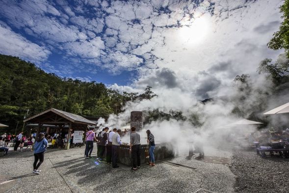 清水地熱,感受地熱蒸騰的自然能量,與溫泉地景交織而成的奇幻景觀。