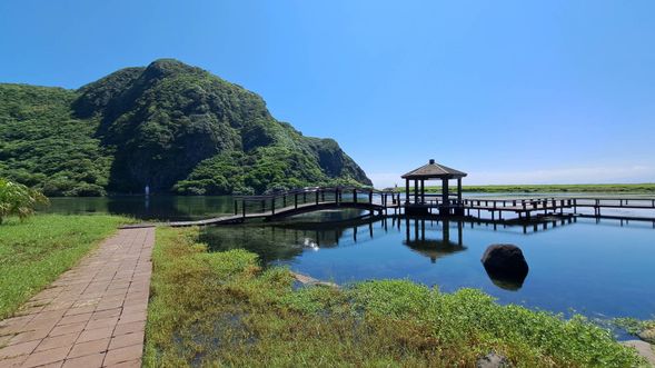 島上原始自然風光。