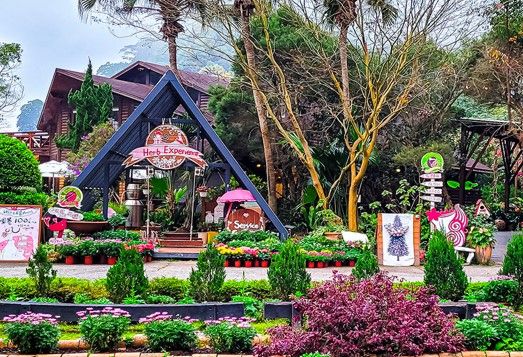 12:00-13:30
安妮公主花園(山谷餐桌)