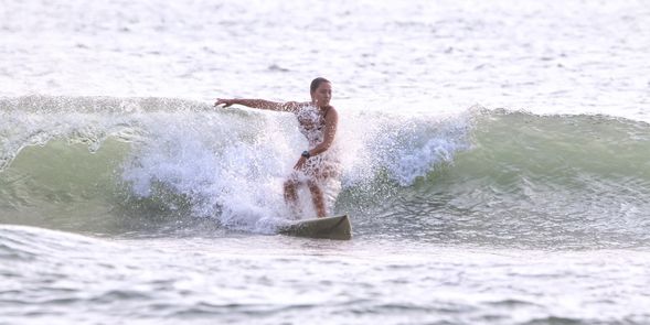 3合1多種玩法-衝浪好好玩,刺激飆浪,任您選擇