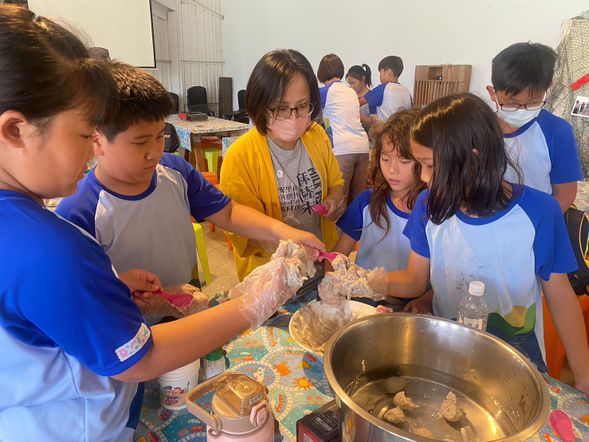 美味虱目魚丸動手作DIY (透過專業老師的講解引導,讓大小朋友可以親手出美味虱目魚丸,現做現吃)