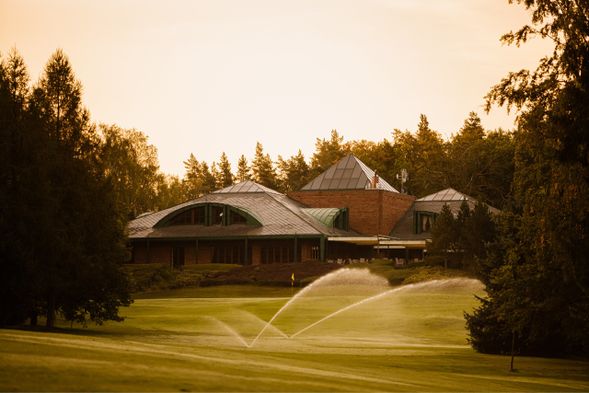 卡羅維瓦利老球場高球日