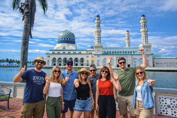 Visit Kota Kinabalu Floating Mosque
Optional: Rent traditional Muslim attire (baju kurung) at your own expense for entry