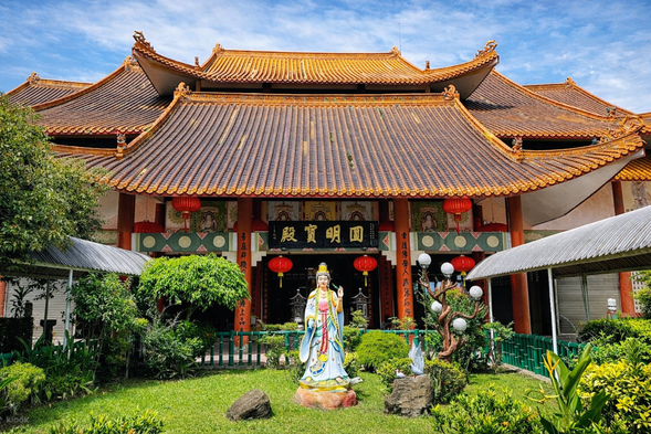 Visit Chinese Temple (Puh Toh Tze Temple)