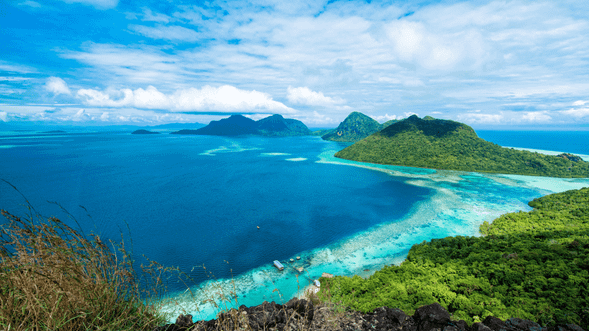 Hike to the summit and enjoy panoramic views, feeling the grandeur and tranquility of nature.