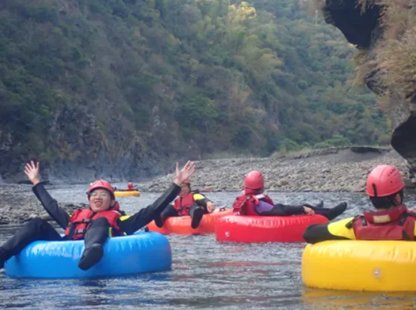 觀賞茂林珍貴的環流丘地形的溪谷美景