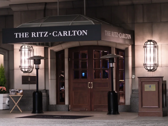 從乘客集合的統一飯店(大阪)出發,行程結束後送回至同一飯店(大阪)