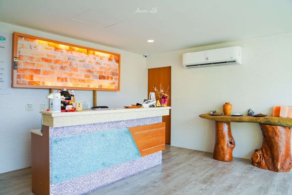 櫃檯出示QRCODE報到