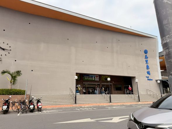 玉里火車站發車 有兩個班次可以選擇
10:20及10:50