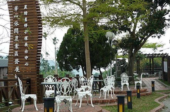 Huashan Coffee Street hosts the annual Taiwan Coffee Festival, making it a must-visit destination for coffee lovers from all across Taiwan.