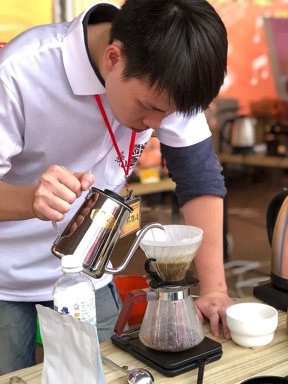 親自烘豆、磨豆,沖泡屬於自己的一杯咖啡!