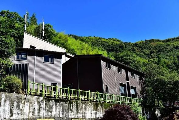 Stay at Dong Bi Villa, situated at an elevation of over 1,300 meters—the highest tourist destination in Yunlin.