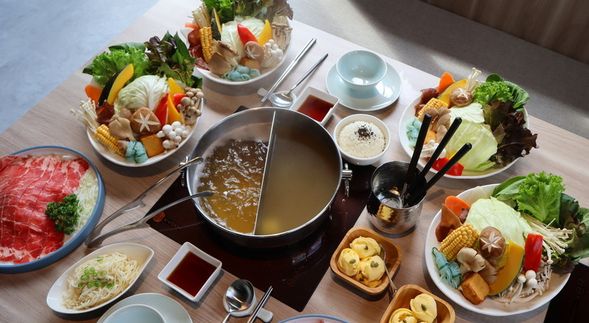 12:00~13:30 溪頭野菜小火鍋