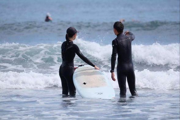 Accompanied by professional coaches