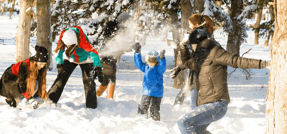 早上於Mansfield酒店出發,乘坐旅遊巴士出發前往雪山,抵達後可在雪白的雪山上自由滑雪或漫步雪山中欣賞壯麗的景色。下午4點帶著開心的回憶搭乘巴士返回墨爾本。