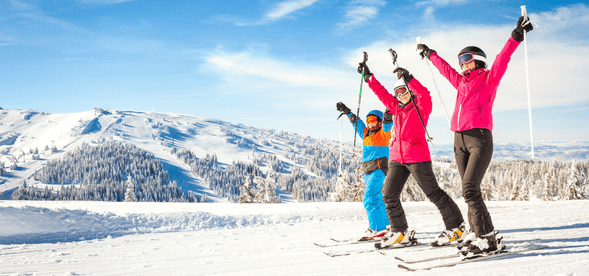 早上於指定時間及地點集合,乘坐旅遊巴士出發前往布勒雪山,途經Mansfield 短暫休息及租借雪具,抵達於美麗的雪山上自由滑雪和賞雪。下午4點離開雪山返回住宿酒店休息。