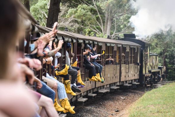 搭乘 Puffing Billy 普芬比利蒸汽火車