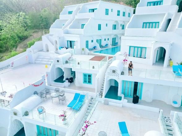 Loccal Collection Hotel Komodo 3