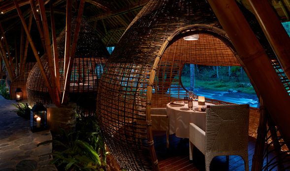 Mandapa kubu曼達帕庫布Ayung河谷六道式晚餐