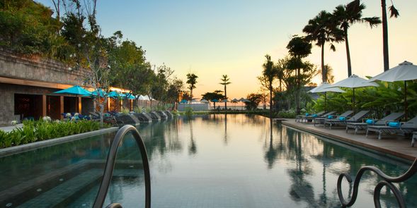 水明漾英迪格INDIGO下午茶&泳池通行半日遊