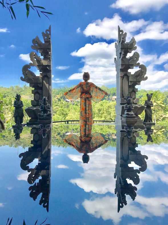 Traditional balinese gapura photo spot