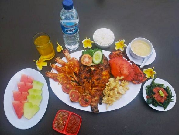 金巴蘭沙灘享用特色炭烤海鮮BBQ晚餐