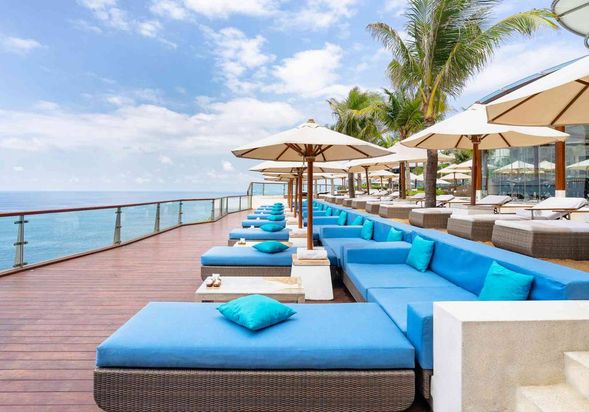 ONEEIGHTY泳池俱樂部