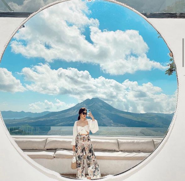前往金塔馬尼網紅咖啡廳遠眺巴杜爾火山