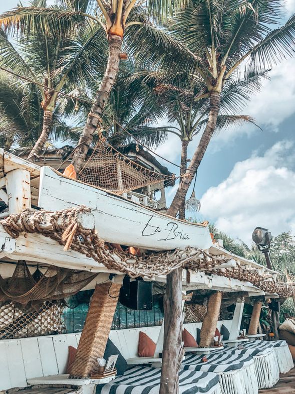 La Brisa Beach Club悠閒享用午餐與海風